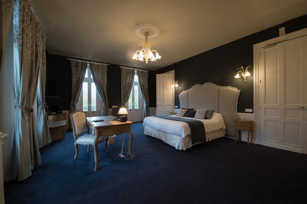 Chateau Du Clos De La Ribaudiere - Teritoria Chasseneuil-du-Poitou Room photo